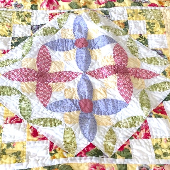 Two QUILTED PILLOW SHAMS Full/Queen Yellow White Multi Gingham Floral 24”X 30” - Picture 10 of 10